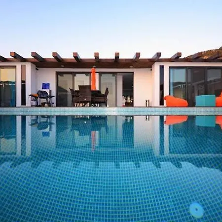 Arya Villa