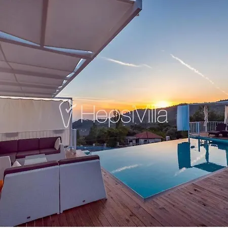 Villa Arya