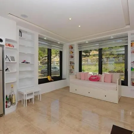 Villa Arya