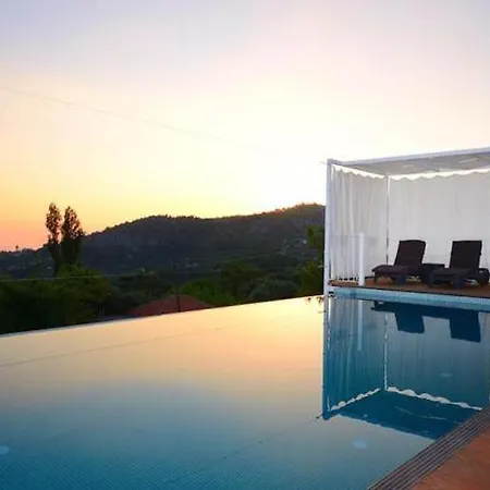 Villa Arya
